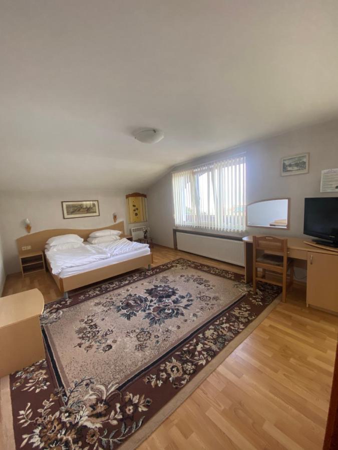 Family Hotel Zdravets Sofia Exteriör bild